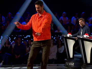 El duende flamenco posee a Melendi El duende flamenco posee a Melendi