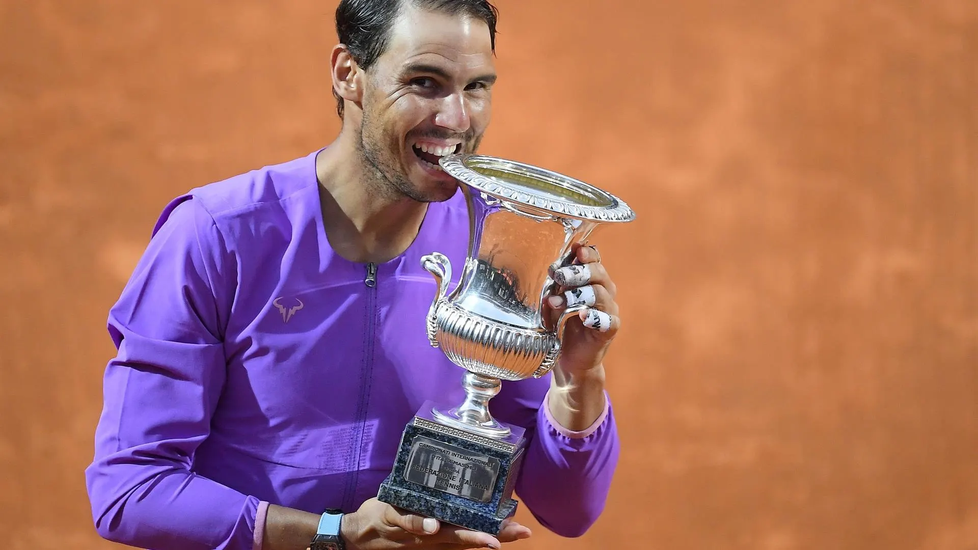 Rafa Nadal gana su d&eacute;cimo Masters de Roma tras doblegar a Djokovic en la final