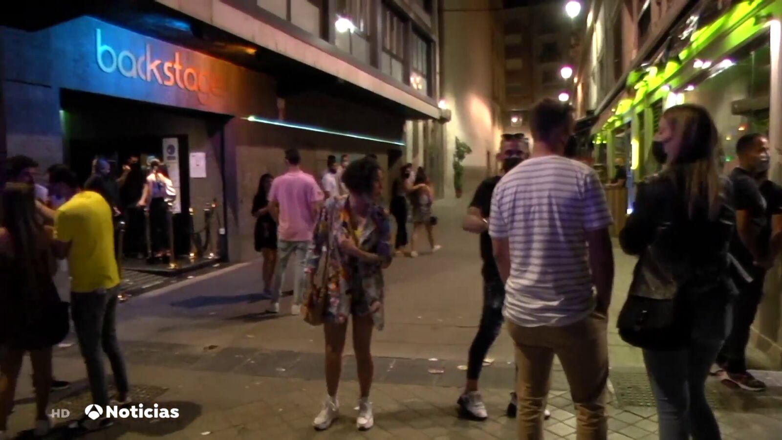 Antena 3 Noticias acompaña a un dispositivo policial en Granada durante la madrugada 