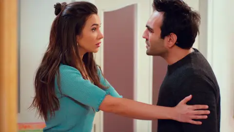 Demir, movido por un ataque de celos, discute con Candan por la demente propuesta de Murat 'Mi hija'