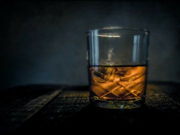 Las 15 marcas de whisky más caras del mundo en 2021
