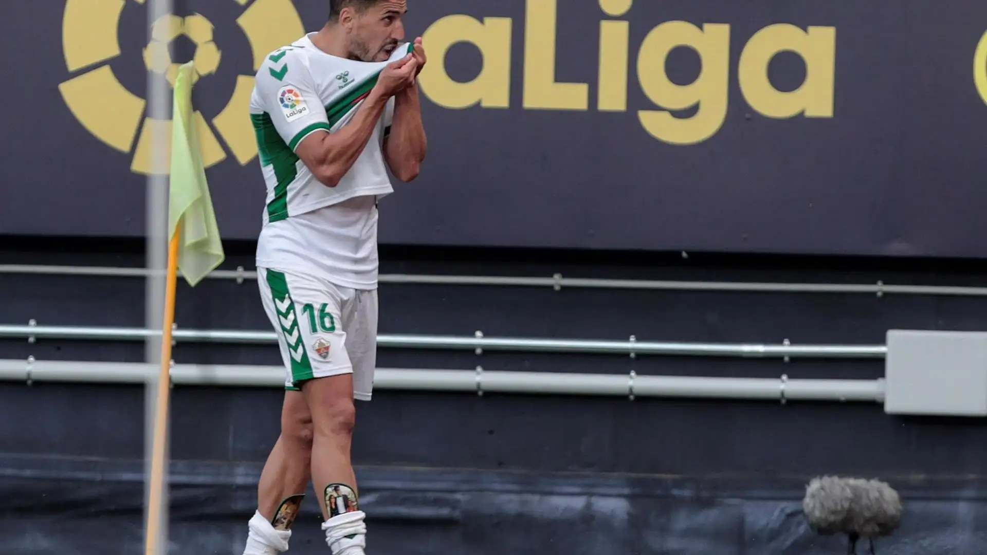La calculadora del descenso: las cuentas de Huesca, Elche y Valladolid para lograr la permanencia en la Liga La calculadora del descenso: las cuentas de Huesca, Elche y Valladolid para lograr la permanencia en la Liga