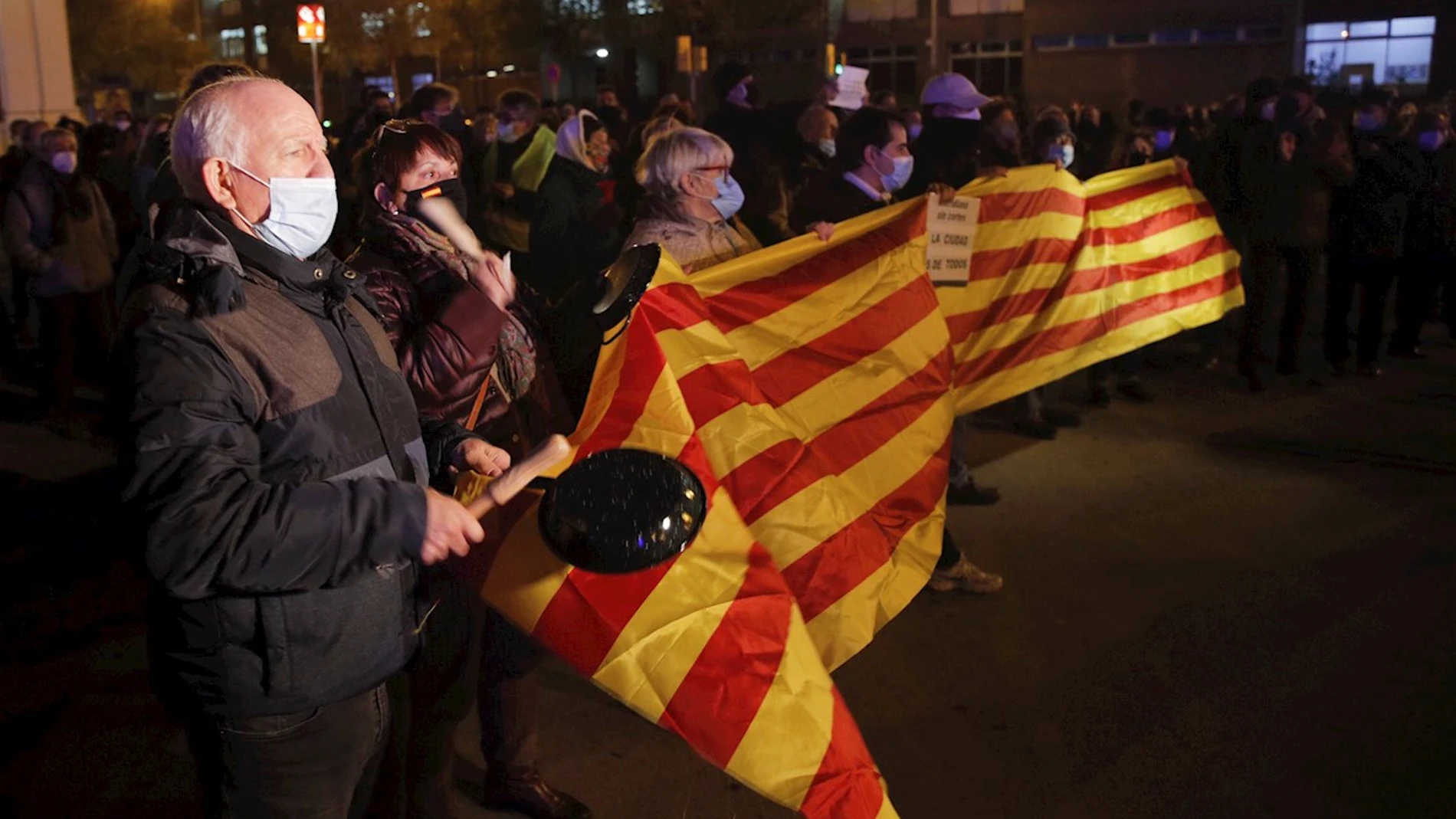 Varios colectivos independentistas, durante una concentración en Barcelon