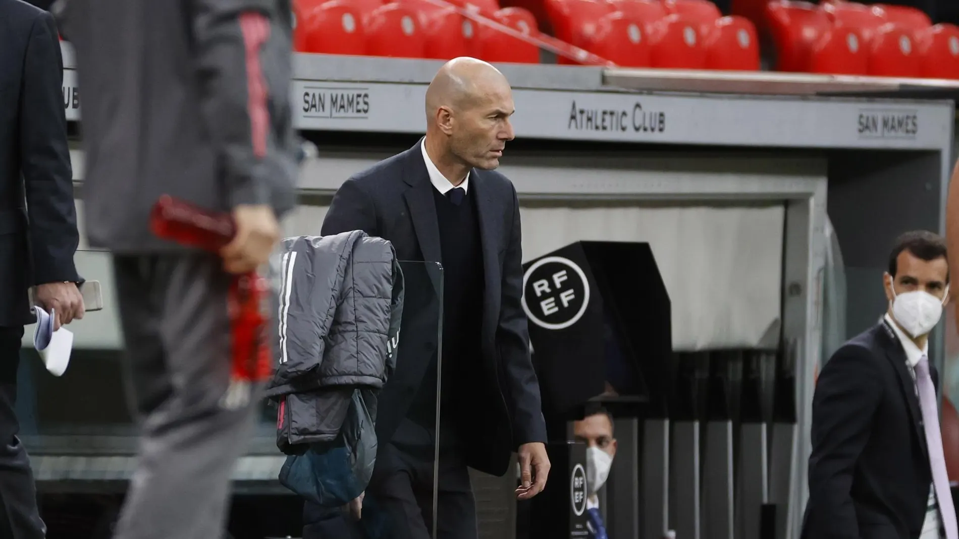 Zidane: &quot;¿Cómo voy a decir a mis jugadores que me voy ahora? Es mentira&quot; 