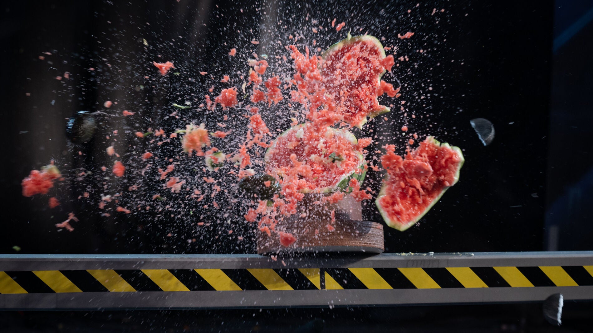 Sandía vs. aguacate: José Ramón de la Morena presencia un 'impacto frutal' en 'El Hormiguero 3.0' 