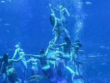 Se bate en China el récord de mermaiding, la apnea con cola de sirena que se está poniendo de moda