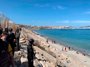 8.000 migrantes llegados a Ceuta 8.000 migrantes llegados a Ceuta
