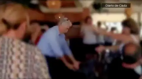 Luis Mario Aparcero, alcalde de Chipiona, sin mascarilla Luis Mario Aparcero, alcalde de Chipiona, sin mascarilla