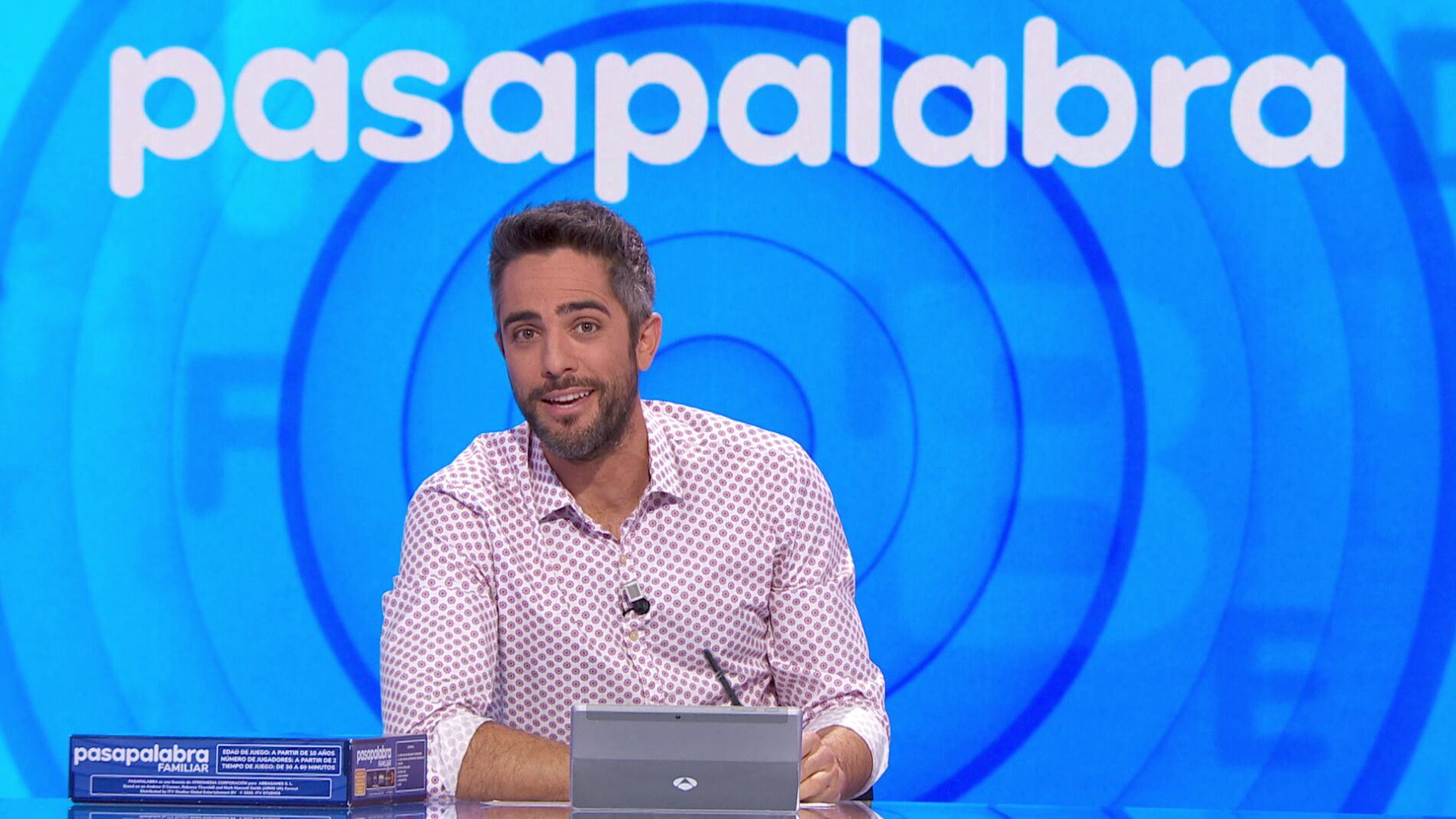 Roberto Leal celebra un a&ntilde;o de Pasapalabra