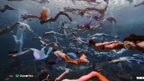 Se bate en China el récord de mermaiding, la apnea con cola de sirena que se está poniendo de moda Se bate en China el récord de mermaiding, la apnea con cola de sirena que se está poniendo de moda