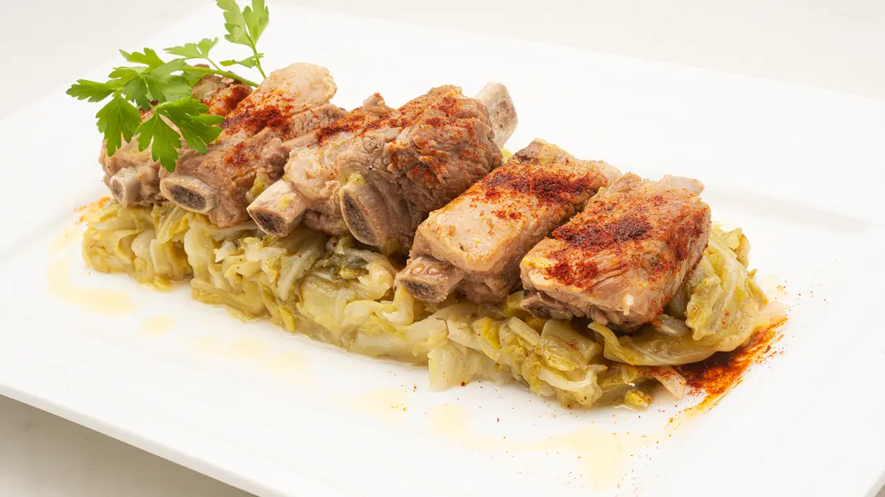 Receta de berza con costilla, de Karlos Arguiñano: "Tiene un montón de propiedades"