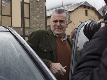 El extesorero del PP Luis Bárcenas a su salida de prisión