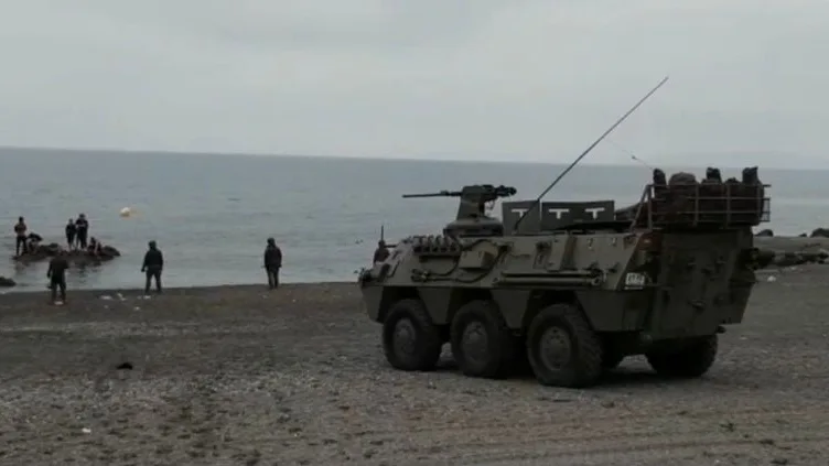 El Ejército se despliega en el Tarajal en Ceuta El Ejército se despliega en el Tarajal en Ceuta