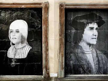 Isabel Díaz Ayuso y Fernando Simón, la versión del siglo XXI de los Reyes Católicos en las calles de Palma Isabel Díaz Ayuso y Fernando Simón, la versión del siglo XXI de los Reyes Católicos en las calles de Palma