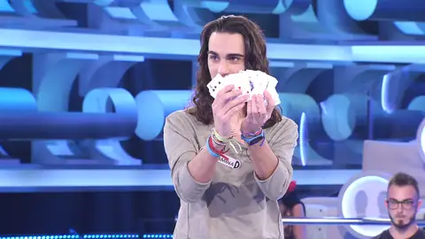 Borja lo intenta con la magia en busca de su habilidad en ‘¡Ahora caigo!’ Borja lo intenta con la magia en busca de su habilidad en ‘¡Ahora caigo!’