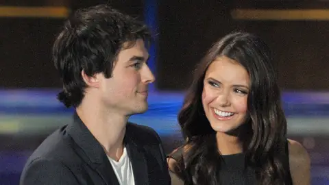 Ian Somerhalder y Nina Dobrev Ian Somerhalder y Nina Dobrev
