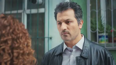 Sirin, feliz por su ‘misión cumplida’ en su acercamiento a Arif en 'Mujer' Sirin, feliz por su ‘misión cumplida’ en su acercamiento a Arif en 'Mujer'