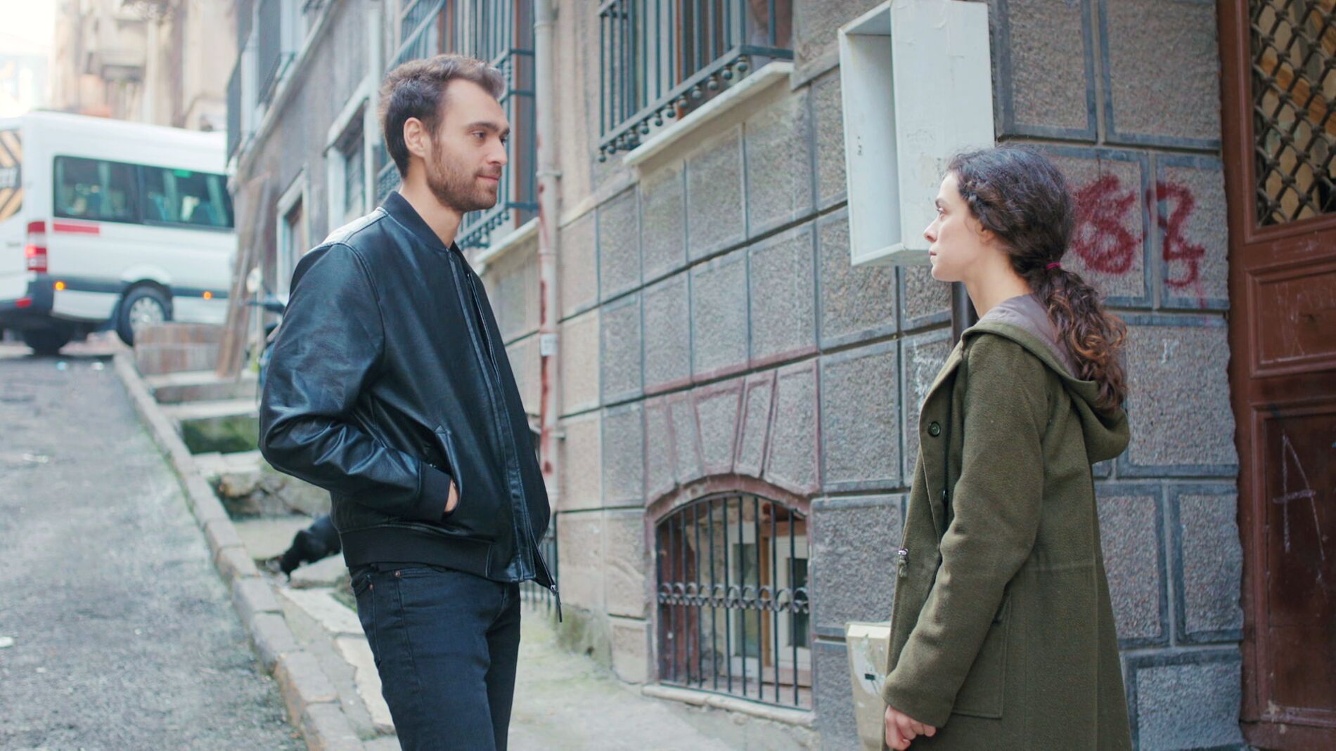 Bahar, aterrorizada tras la amenaza de Cem a sus hijos en 'Mujer'