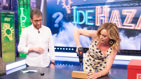Coletas con mascarillas, funciones ocultas de 'Google'... Marta Hazas no deja de sorprender en 'El Hormiguero 3.0'