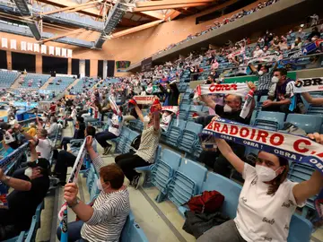 El público regresa a la ACB más de un año después durante el Monbus Obradoiro - UCAM Murcia El público regresa a la ACB más de un año después durante el Monbus Obradoiro - UCAM Murcia