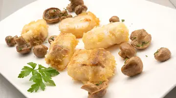 Receta de merluza en tempura con setas, de Arguiñano: 