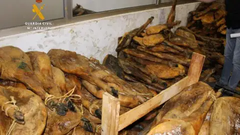 Una empresa de Jaén es investigada por falsificar la imagen de la empresa DO Guijuelo en productos cárnicos Una empresa de Jaén es investigada por falsificar la imagen de la empresa DO Guijuelo en productos cárnicos
