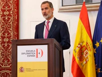 El rey Felipe durante su intervención en la entrega de los Despachos de secretario de Embajada a la LXXII promoción de la Carrera Diplomática