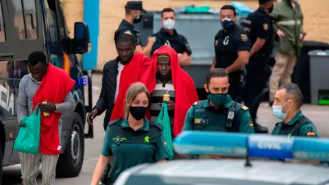 España y Marruecos acuerdan el regreso de todos los adultos que llegaron de forma irregular a Ceuta España y Marruecos acuerdan el regreso de todos los adultos que llegaron de forma irregular a Ceuta