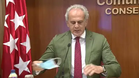Así ha sido la comparecencia de Enrique Ruiz Escudero en la que ha anunciado el fin de las restricciones en Madrid Así ha sido la comparecencia de Enrique Ruiz Escudero en la que ha anunciado el fin de las restricciones en Madrid