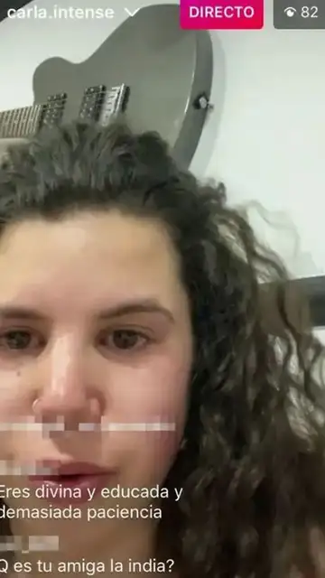 Carla Vigo durante su directo Carla Vigo durante su directo