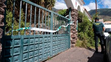 EXCLUSIVA: El padre de las niñas de Tenerife envió un paquete el día de la desaparición