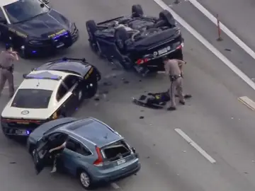 Cinco ladrones detenidos en Florida tras una persecución policial a toda velocidad por la autopista Cinco ladrones detenidos en Florida tras una persecución policial a toda velocidad por la autopista