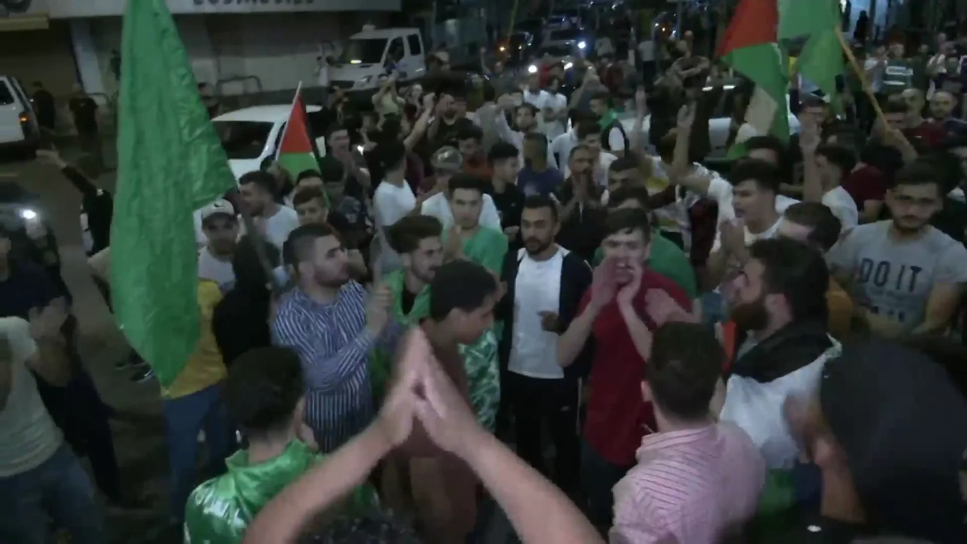 Miles de ciudadanos se echan a las calles a celebrar el alto al fuego entre Israel y Gaza Miles de ciudadanos se echan a las calles a celebrar el alto al fuego entre Israel y Gaza