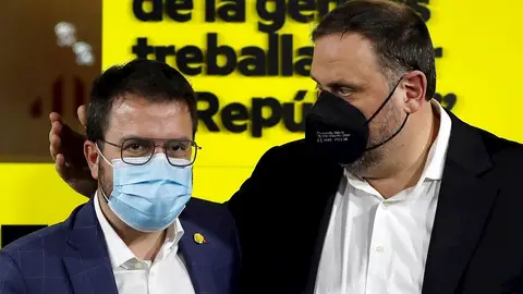 Pere Aragonès (i), y el presidente del partido, Oriol Junqueras. Pere Aragonès (i), y el presidente del partido, Oriol Junqueras.