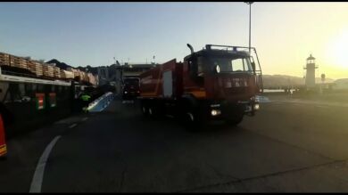 El incendio forestal en Arico, cerca del Teide, sube a nivel 2 y la UME se suma a las tareas de extinción 