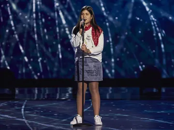 Candela San Juan canta ‘Con la miel en los labios’ en las Audiciones a ciegas de ‘La Voz Kids’ Candela San Juan canta ‘Con la miel en los labios’ en las Audiciones a ciegas de ‘La Voz Kids’