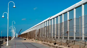 Valla fronteriza de Melilla Valla fronteriza de Melilla