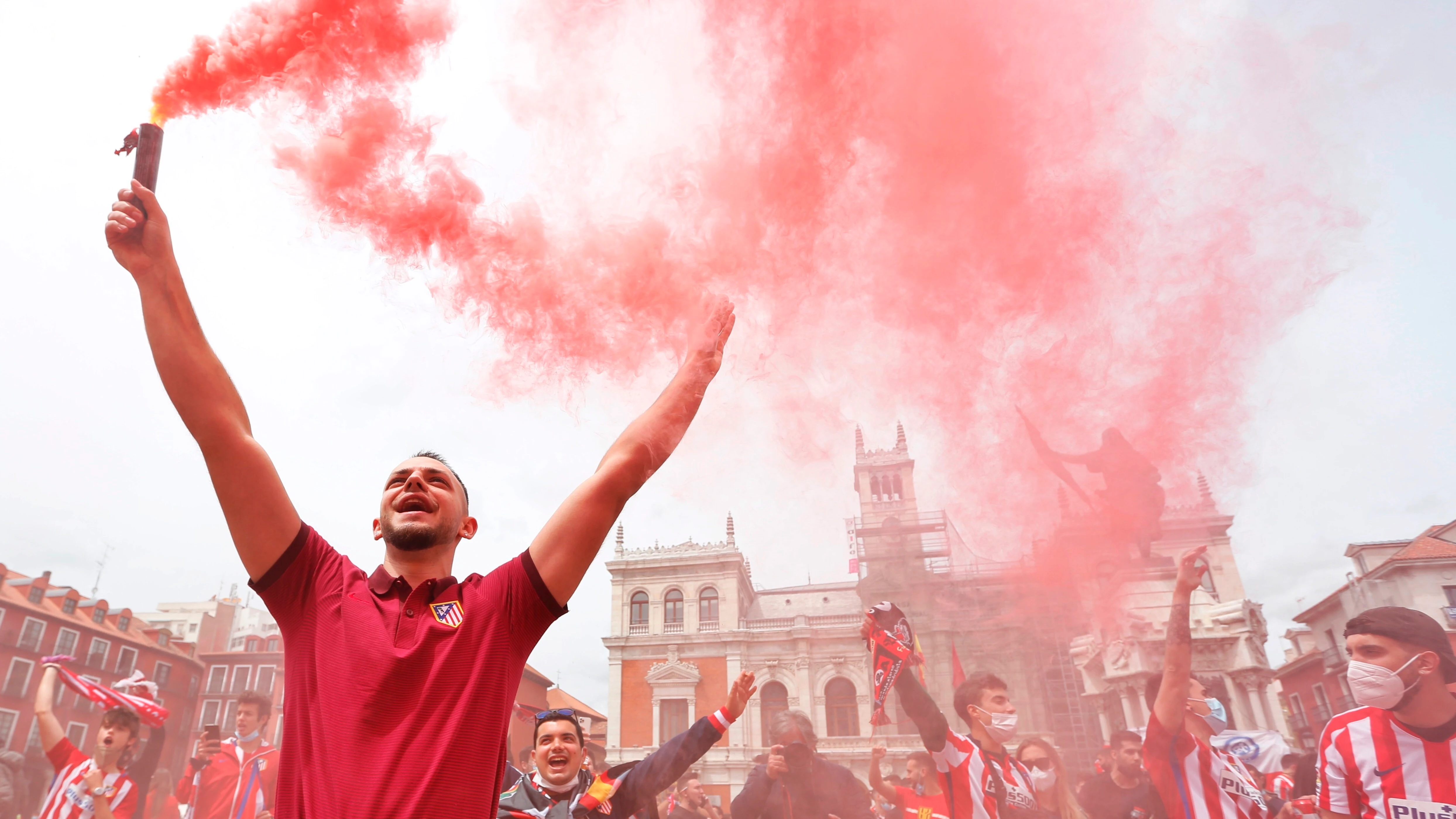 Cientos de aficionados del Atl&eacute;tico de Madrid viajan a Valladolid para apoyar a su equipo