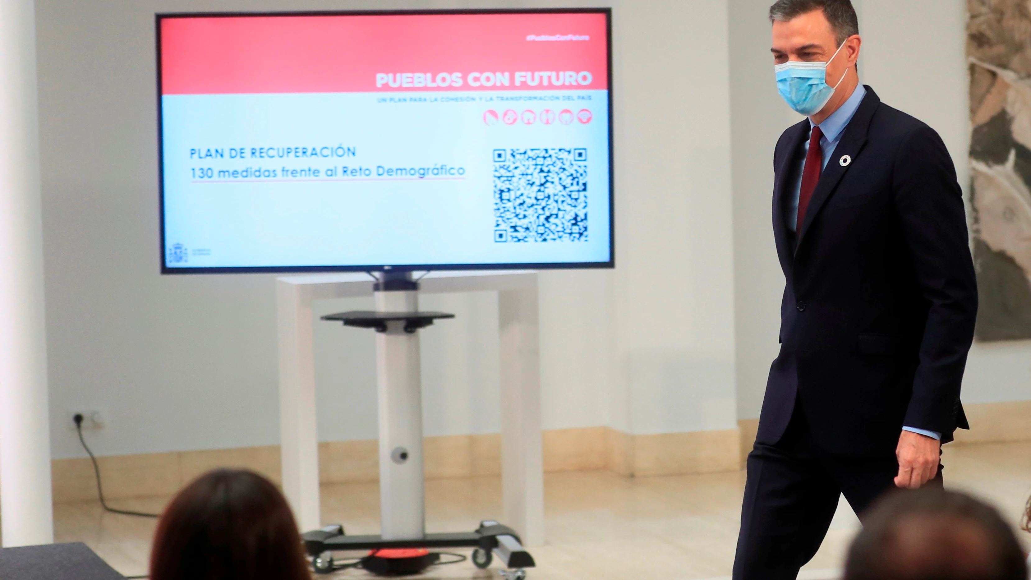 El presidente del Gobierno, Pedro Sánchez, durante la presentación de la iniciativa "Pueblos con futuro", un plan con 130 medidas para activar económica y socialmente las áreas rurales, este sábado en Madrid. El presidente del Gobierno, Pedro Sánchez, durante la presentación de la iniciativa "Pueblos con futuro", un plan con 130 medidas para activar económica y socialmente las áreas rurales, este sábado en Madrid.e