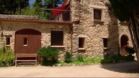 Investigan una estafa en la que falsos inquilinos alquilan una casa rural para montar una macrofiesta e irse sin pagar Investigan una estafa en la que falsos inquilinos alquilan una casa rural para montar una macrofiesta e irse sin pagar