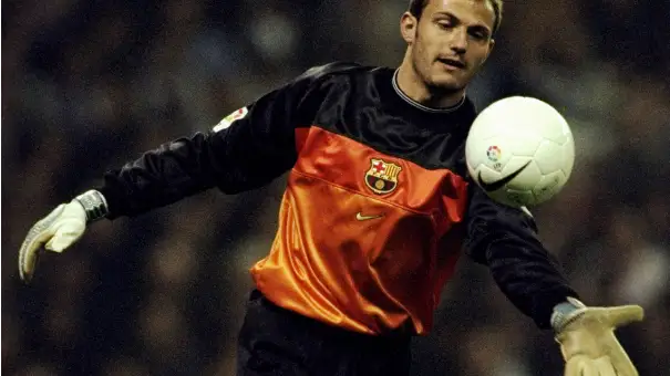 Muere Francesc Arnau, director deportivo del Oviedo y exportero del Barcelona Muere Francesc Arnau, director deportivo del Oviedo y exportero del Barcelona