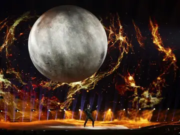 Blas Cantó defiende 'Voy a quedarme' en la vuelta de Eurovisión tras la suspensión en 2020 por el coronavirus Blas Cantó defiende 'Voy a quedarme' en la vuelta de Eurovisión tras la suspensión en 2020 por el coronavirus