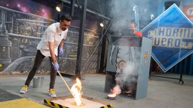 ¡Lo nunca visto! Marron enseña a hacer fuego con orina