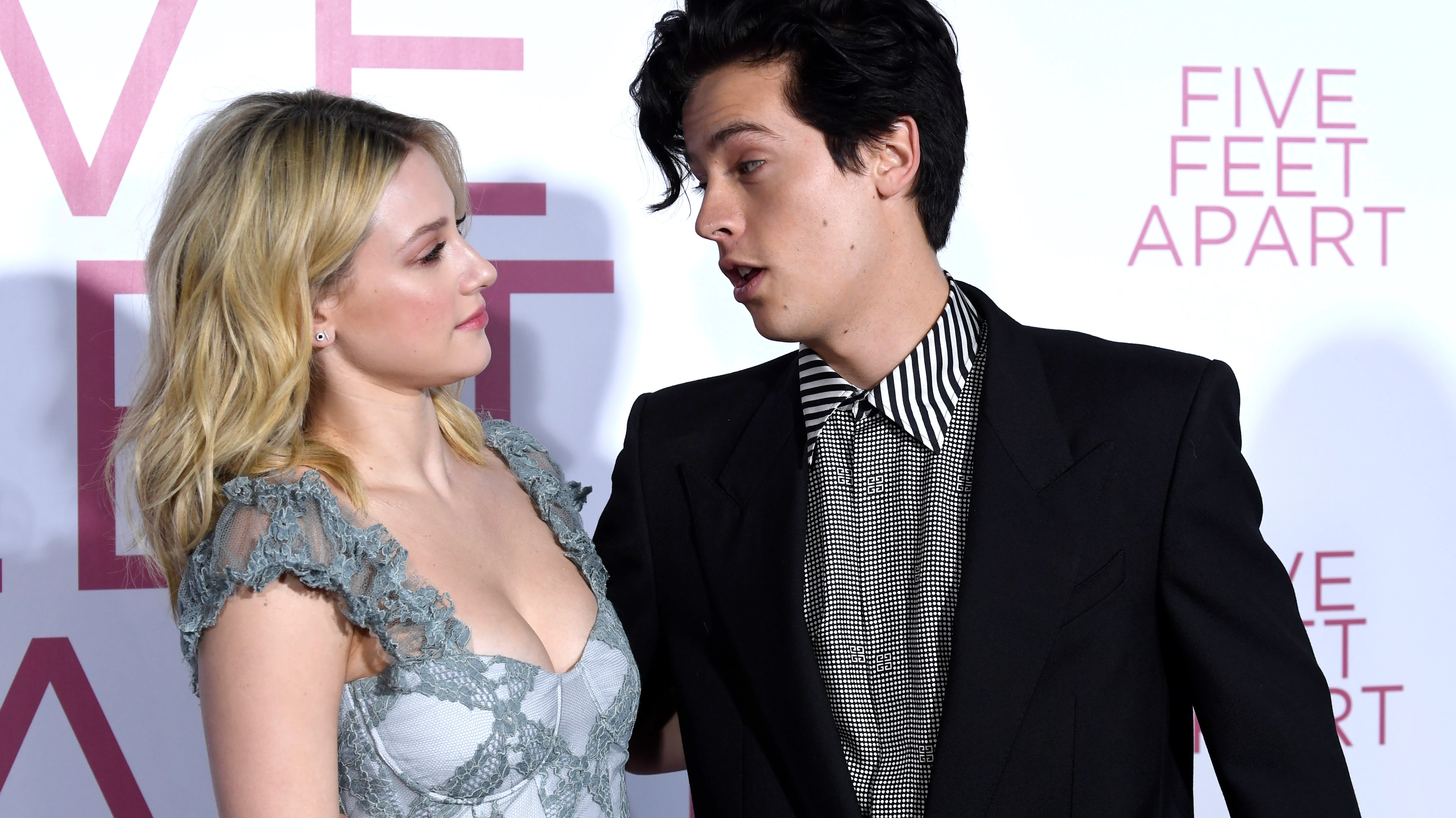 Cole Sprouse y Lili Reinhart Actores de 'Riverdale' que fueron pareja durante tres años
