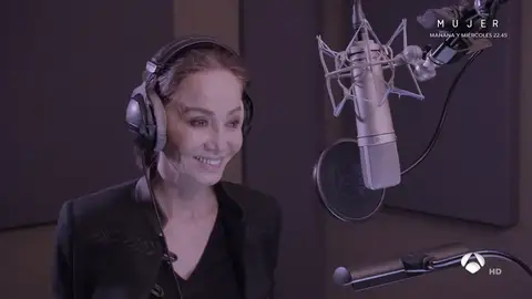 Isabel Preysler se estrena en un estudio de grabación: "Acertamos de pleno con la canción" Detrás de la máscara | Programa 2