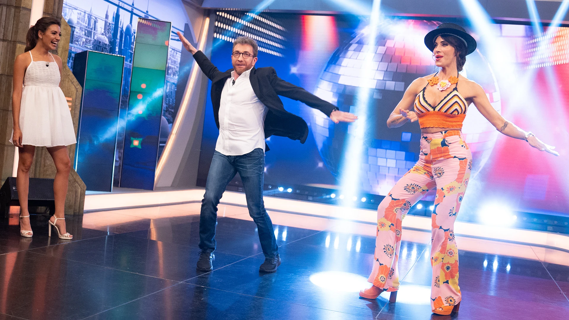 "¡No te creo que eso se lleve!": Pablo Motos y Ana Guerra rechazan las tendencias de moda de Pilar Rubio "¡No te creo que eso se lleve!": Pablo Motos y Ana Guerra rechazan las tendencias de moda de Pilar Rubio