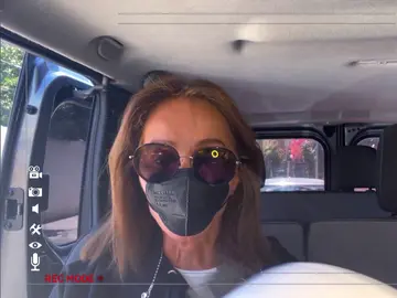 Así evitó Isabel Preysler que los paparazzis la descubrieran grabando 'Mask Singer' Así evitó Isabel Preysler que los paparazzis la descubrieran grabando 'Mask Singer'