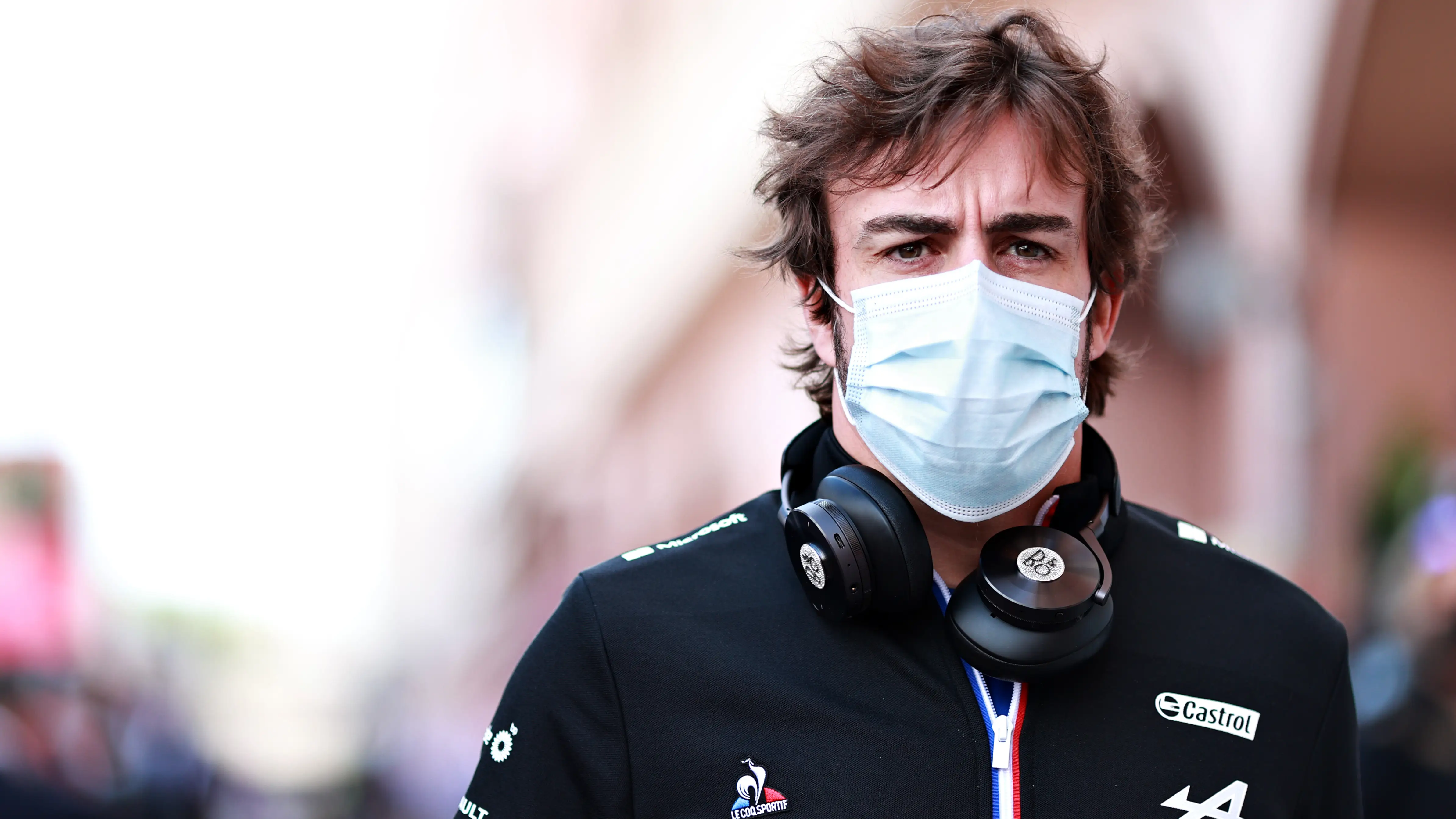 Fernando Alonso confía en las mejoras del Alpine en Bakú: "Es bonito tener una carrera en la que haya más opciones" Fernando Alonso confía en las mejoras del Alpine en Bakú: "Es bonito tener una carrera en la que haya más opciones"