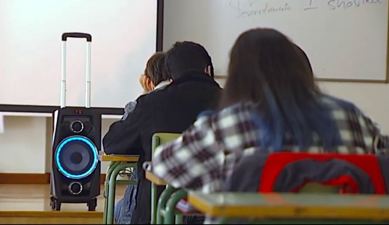Andalucía quiere vacunar a los jóvenes de 12 a 15 años antes del inicio de curso en Secundaria Andalucía quiere vacunar a los jóvenes de 12 a 15 años antes del inicio de curso en Secundaria