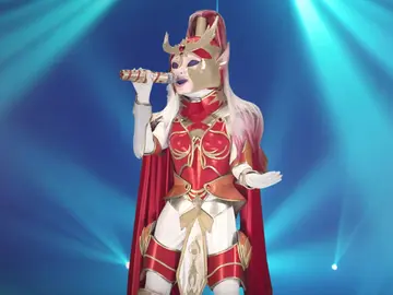 Así suena la voz de Dama Centella: la máscara digital interpreta ‘Ven Conmigo’ Así suena la voz de Dama Centella: la máscara digital interpreta ‘Ven Conmigo’